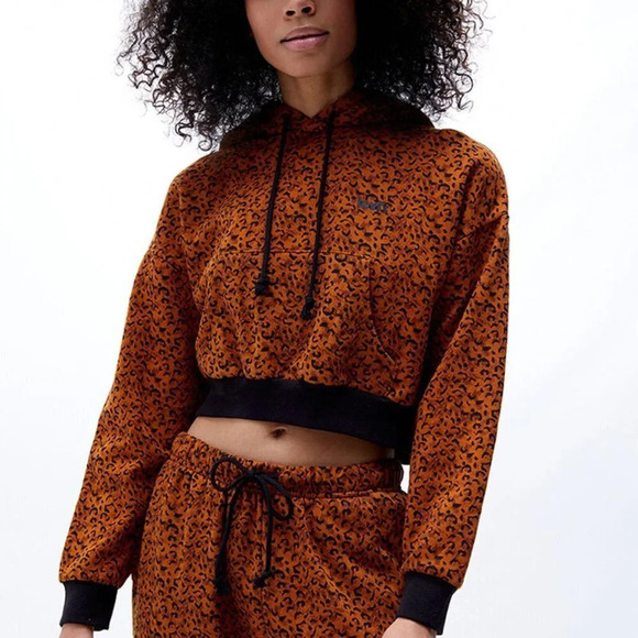 Levis Leopard Sweatshirt Sz L Cropped Hooded Animal Cheetah Athleisure Lounge - Picture 1 of 15